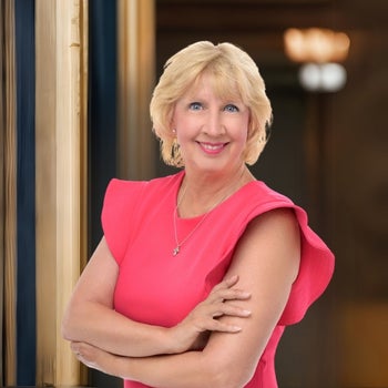 Portrait of Freya Robbins, Broker-Associate